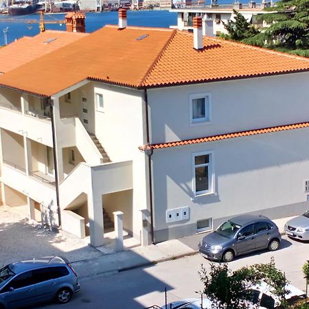 Holiday Apartment Dunja Pula Exterior foto